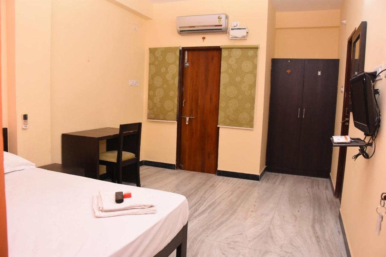 Aishwaryam Deshna Service Apartment Ambattur Chennai Exteriör bild