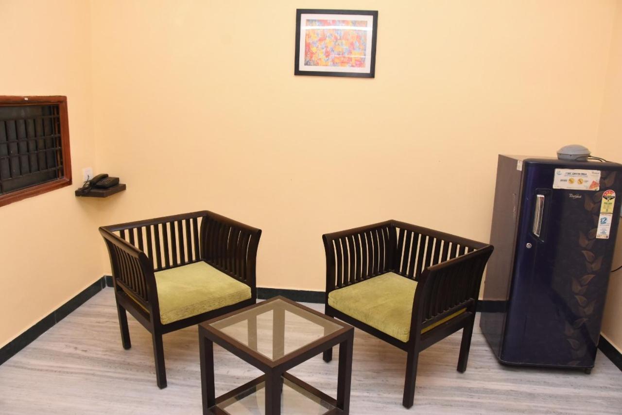 Aishwaryam Deshna Service Apartment Ambattur Chennai Exteriör bild